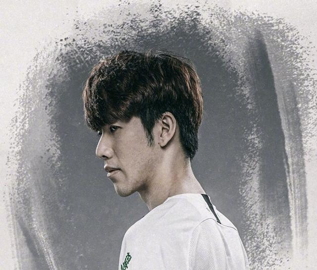 LNG赛前返图：选手们神情轻松 Zika Scout GALA面露笑容