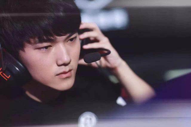 外媒更新排名全球战力榜：这次LPL直接霸榜前三