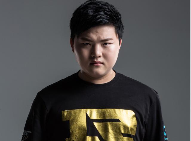B8 vs OG 和 Heroic vs NRG 在 BLAST.tv Austin Major 2025 第一阶段的第二轮中